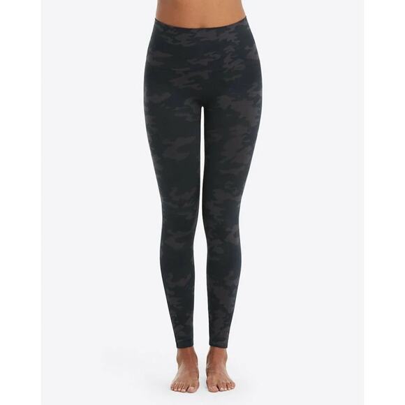 Spanx Black Camo Leggings Seamless NWT XL FL3515 Look At Me Now - Picture 1 of 6